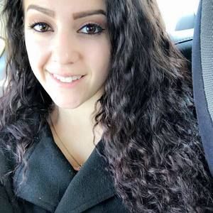 Meet your Posher, Dominique